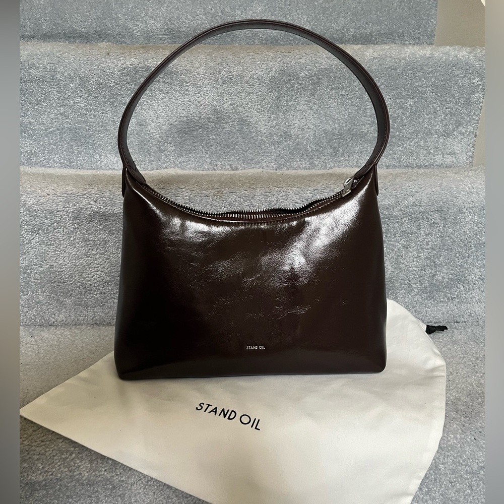 STAND OIL Plump Bag in Maroon